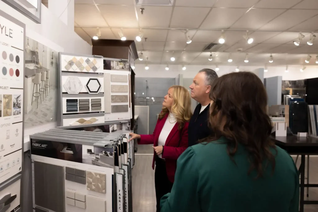 Kitchen Cabinet Showroom vs. Buying Cabinets Online: What Should You See in Person?
